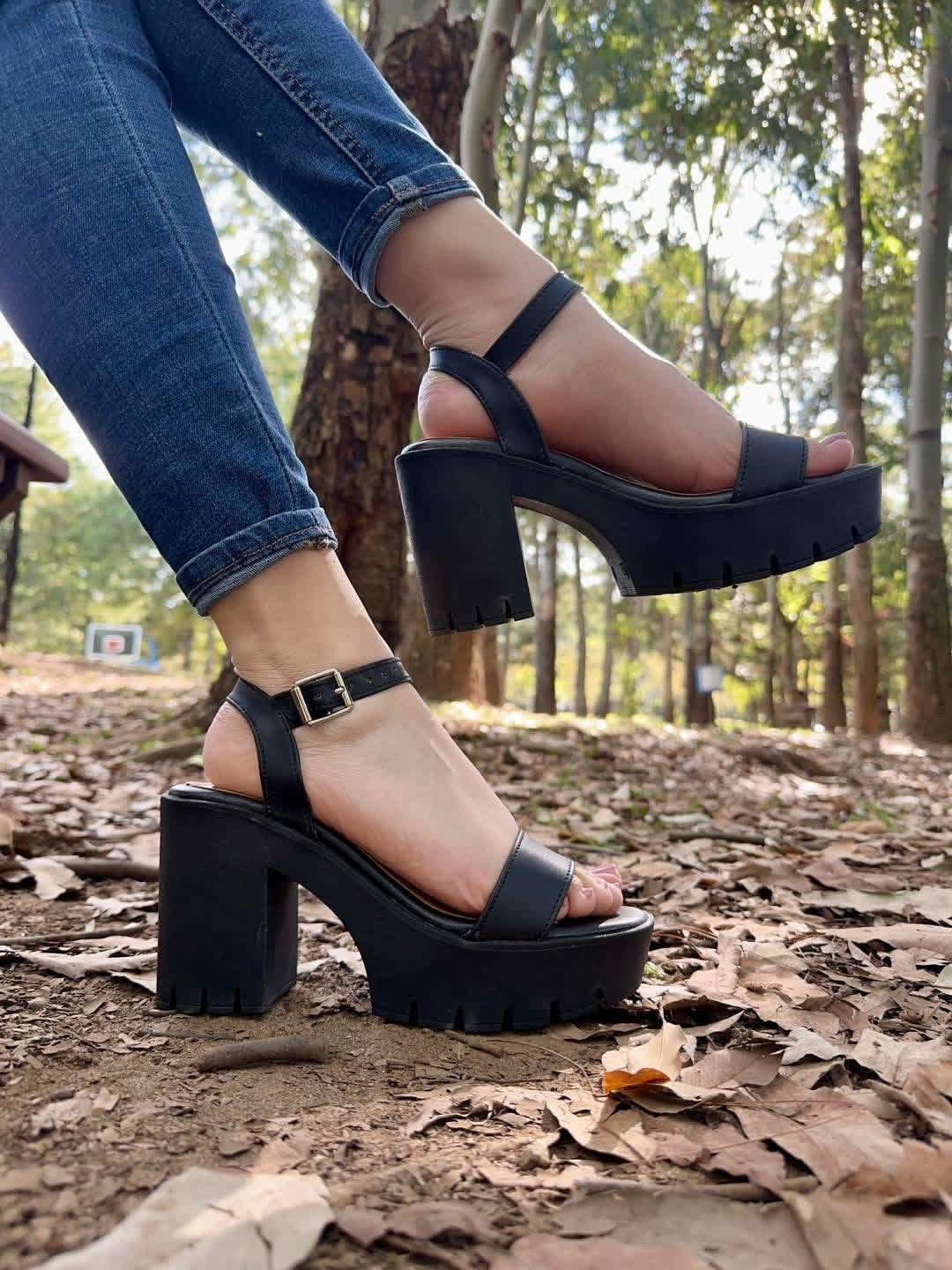 SANDALIA DE TACÓN 300105