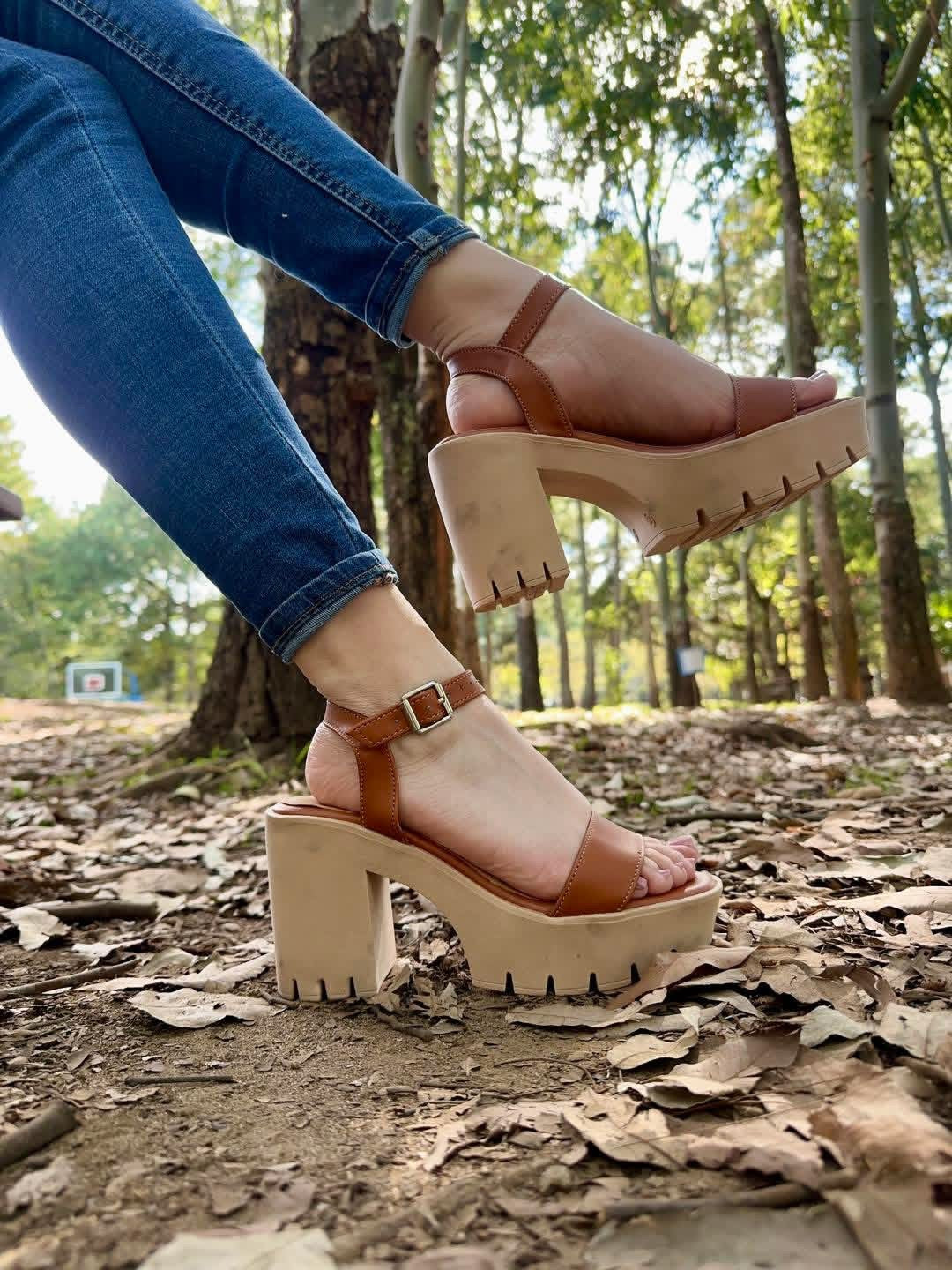 SANDALIA DE TACÓN 300105